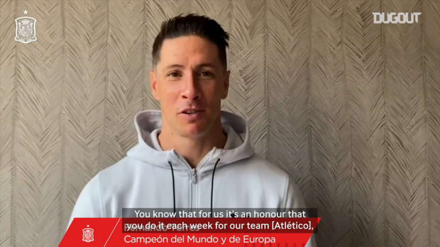Fernando Torres congratulates Koke for his Spain captaincy
